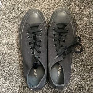 Good condition all black converse